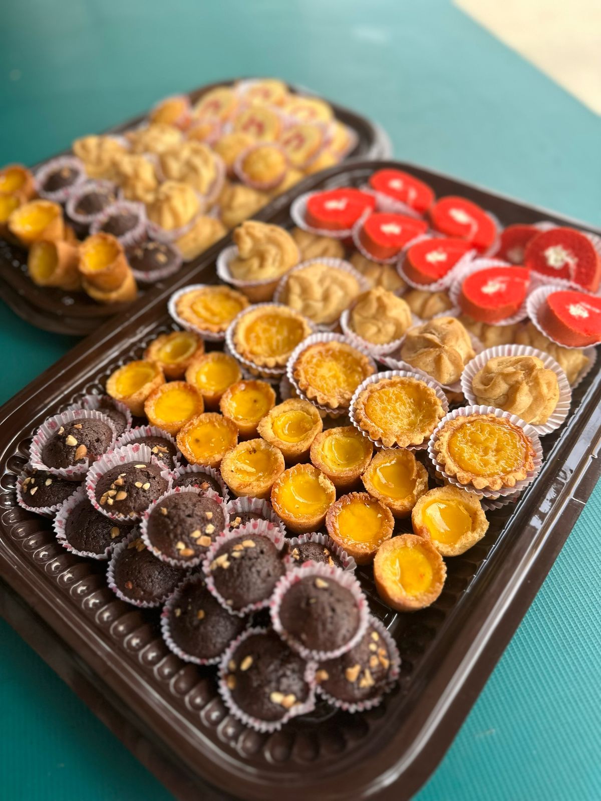 Mika nampan coklat hrga 100 rb , 80rb , 50 rb